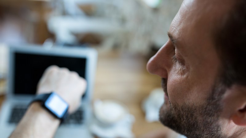 Opting for an automatic time tracker, instead of a manual one