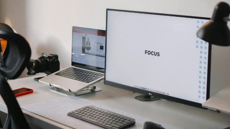 How do CEOs stay organized