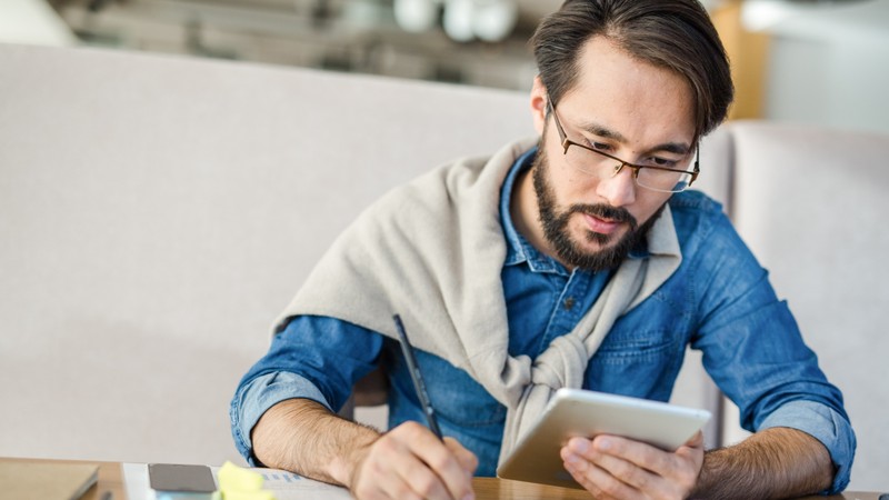Calculating the gap between delivery hours and billable hours