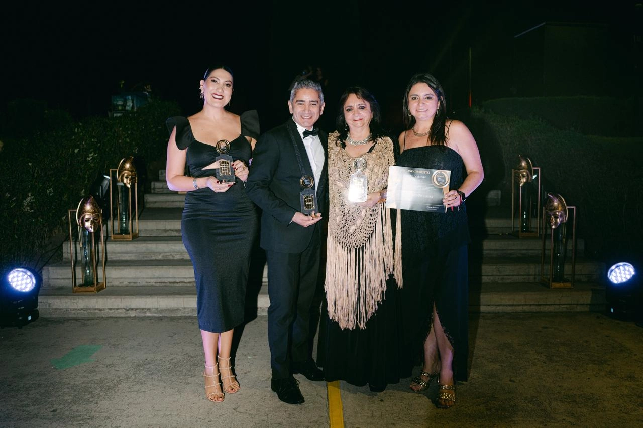 Imagen de galería de fotos del evento Awards 2024 de bodas y eventos Net Bodas&Eventos, capturando momentos destacados y premiaciones que reflejan la excelencia en la organización de celebraciones inolvidables.