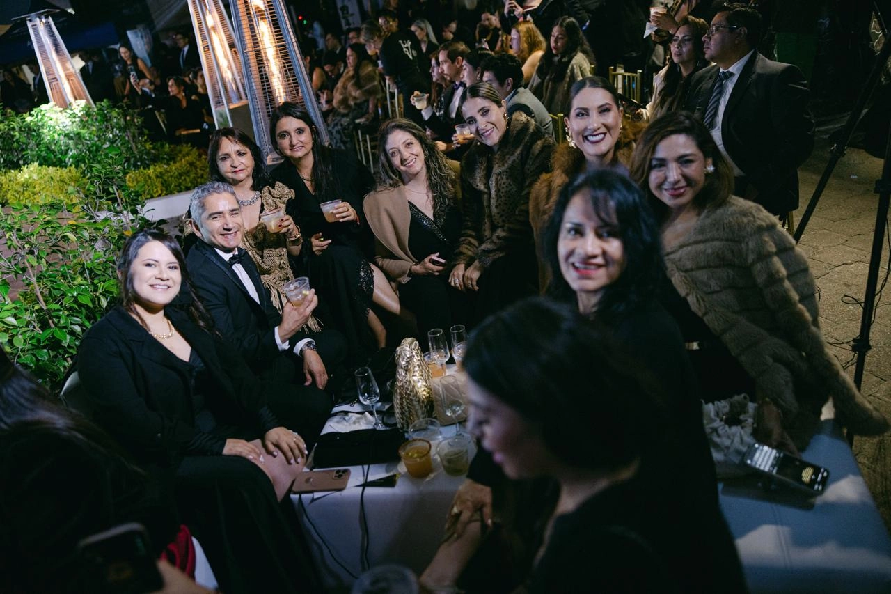 Imagen de galería de fotos del evento Awards 2024 de bodas y eventos Net Bodas&Eventos, capturando momentos destacados y premiaciones que reflejan la excelencia en la organización de celebraciones inolvidables.
