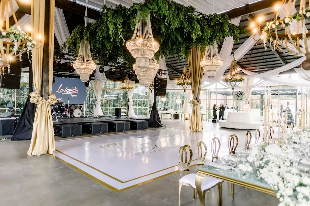 Imagen del slider superior en la página del proveedor de Net Bodas&Eventos, que destaca la innovación y calidad en bodas y eventos, invitando a descubrir servicios únicos y experiencias inolvidables.