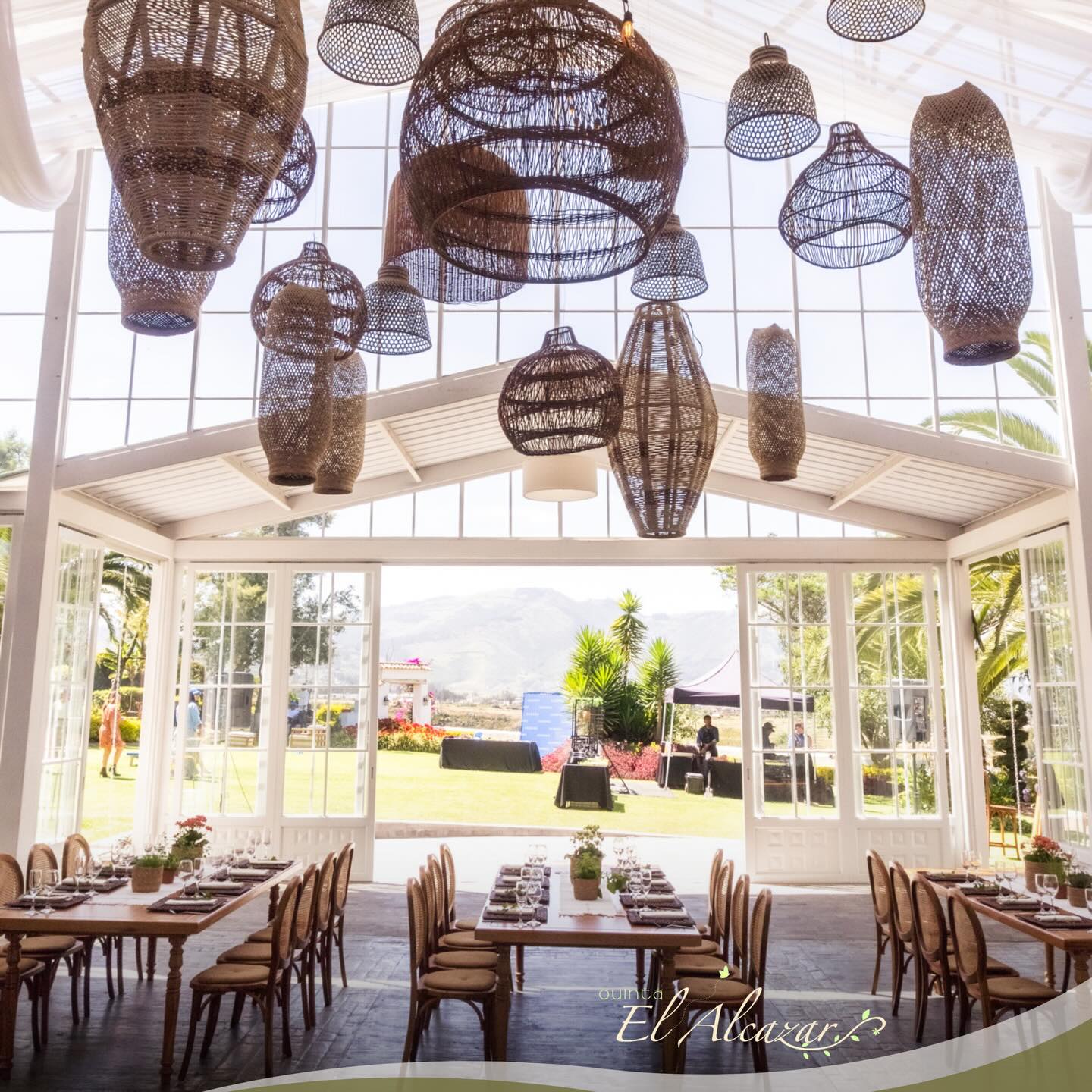 Imagen del slider superior en la página del proveedor de Net Bodas&Eventos, que destaca la innovación y calidad en bodas y eventos, invitando a descubrir servicios únicos y experiencias inolvidables.