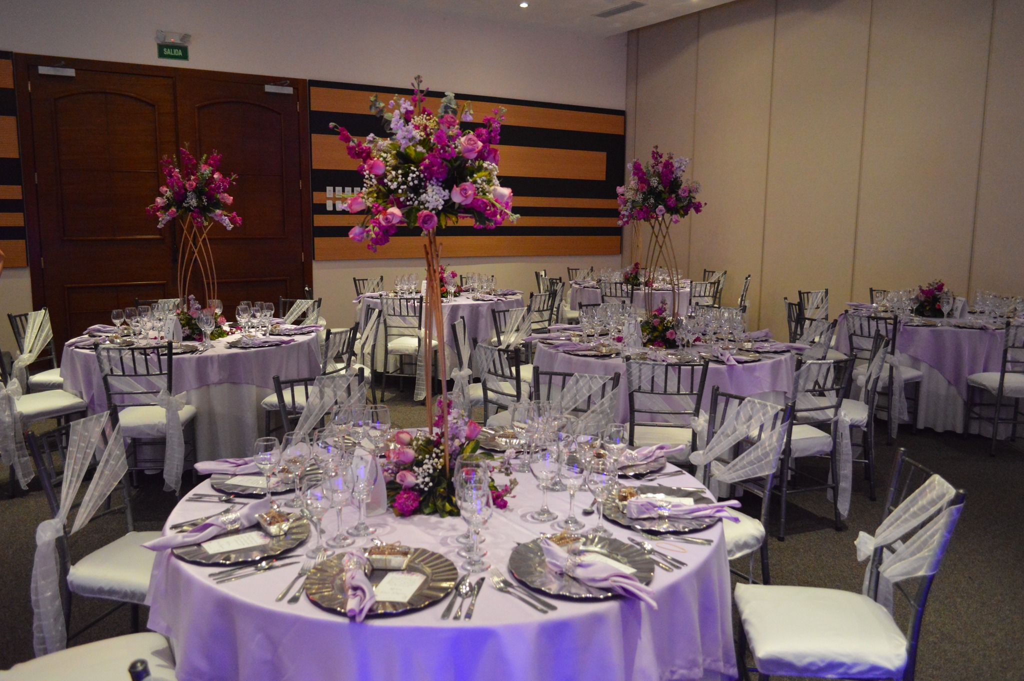 Imagen del slider superior en la página del proveedor de Net Bodas&Eventos, que destaca la innovación y calidad en bodas y eventos, invitando a descubrir servicios únicos y experiencias inolvidables.