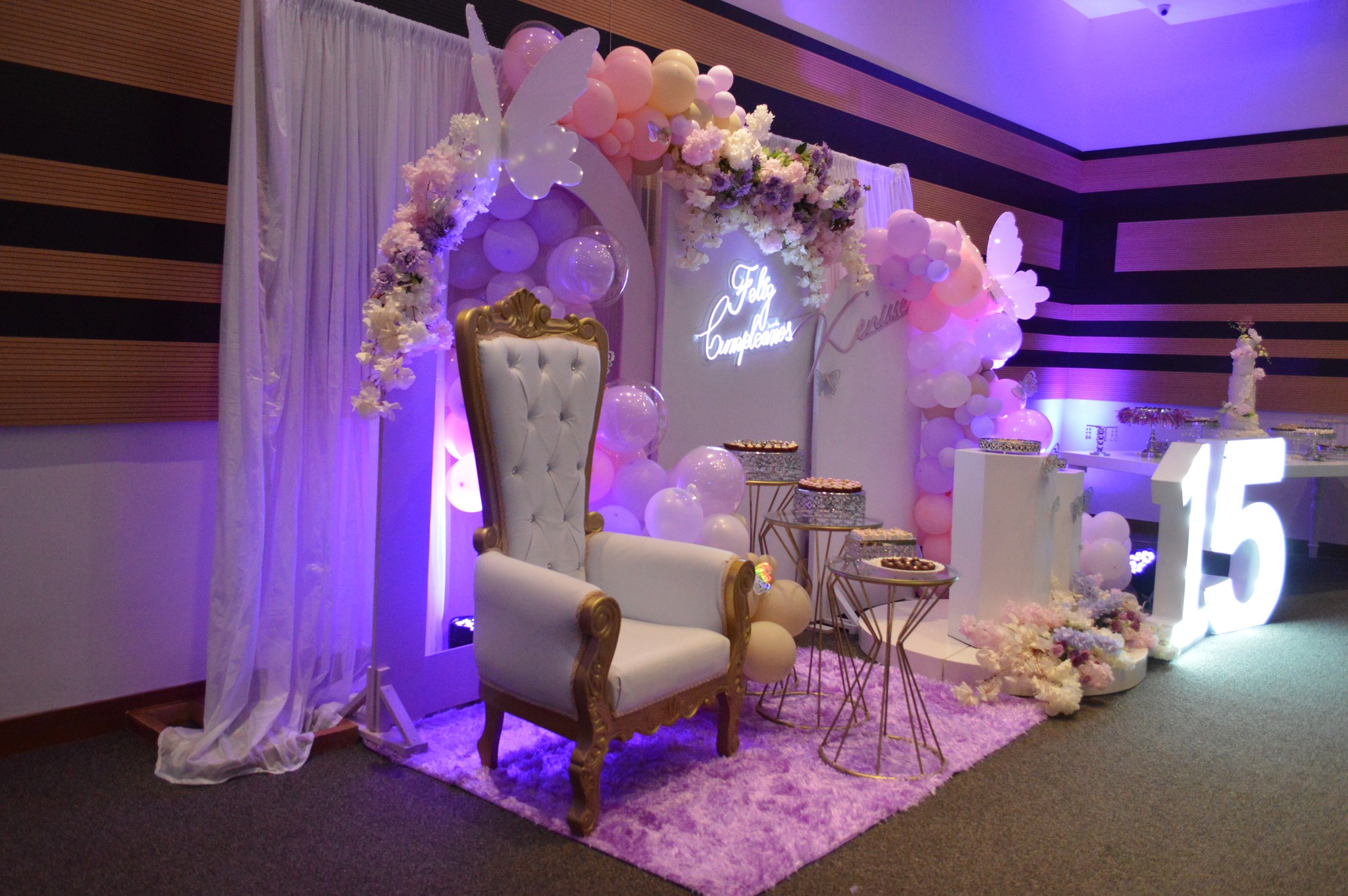 Imagen del slider superior en la página del proveedor de Net Bodas&Eventos, que destaca la innovación y calidad en bodas y eventos, invitando a descubrir servicios únicos y experiencias inolvidables.