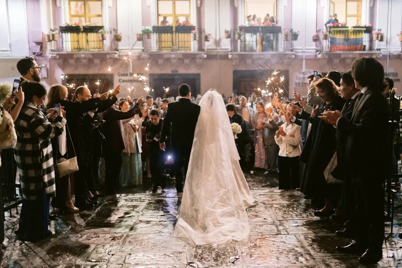 Imagen del slider superior en la página del proveedor de Net Bodas&Eventos, que destaca la innovación y calidad en bodas y eventos, invitando a descubrir servicios únicos y experiencias inolvidables.