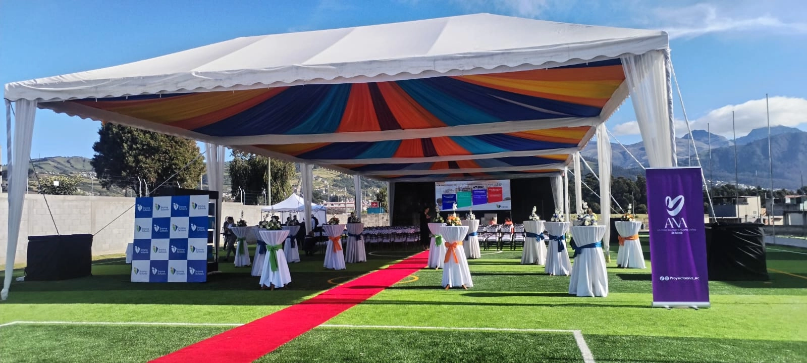 Imagen del slider superior en la página del proveedor de Net Bodas&Eventos, que destaca la innovación y calidad en bodas y eventos, invitando a descubrir servicios únicos y experiencias inolvidables.