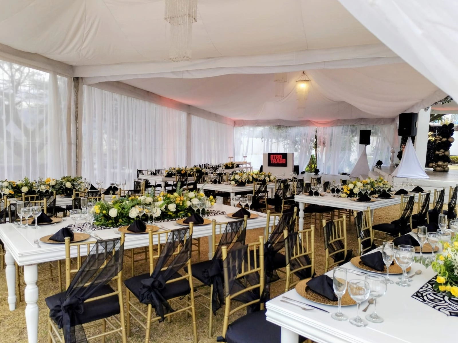 Imagen del slider superior en la página del proveedor de Net Bodas&Eventos, que destaca la innovación y calidad en bodas y eventos, invitando a descubrir servicios únicos y experiencias inolvidables.