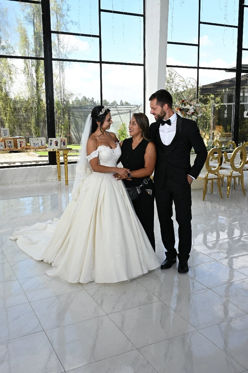 Imagen de testimonio de un cliente satisfecho en la página del proveedor top de bodas y eventos de Net Bodas&Eventos, destacando la excelencia, profesionalismo y compromiso en la creación de experiencias inolvidables.