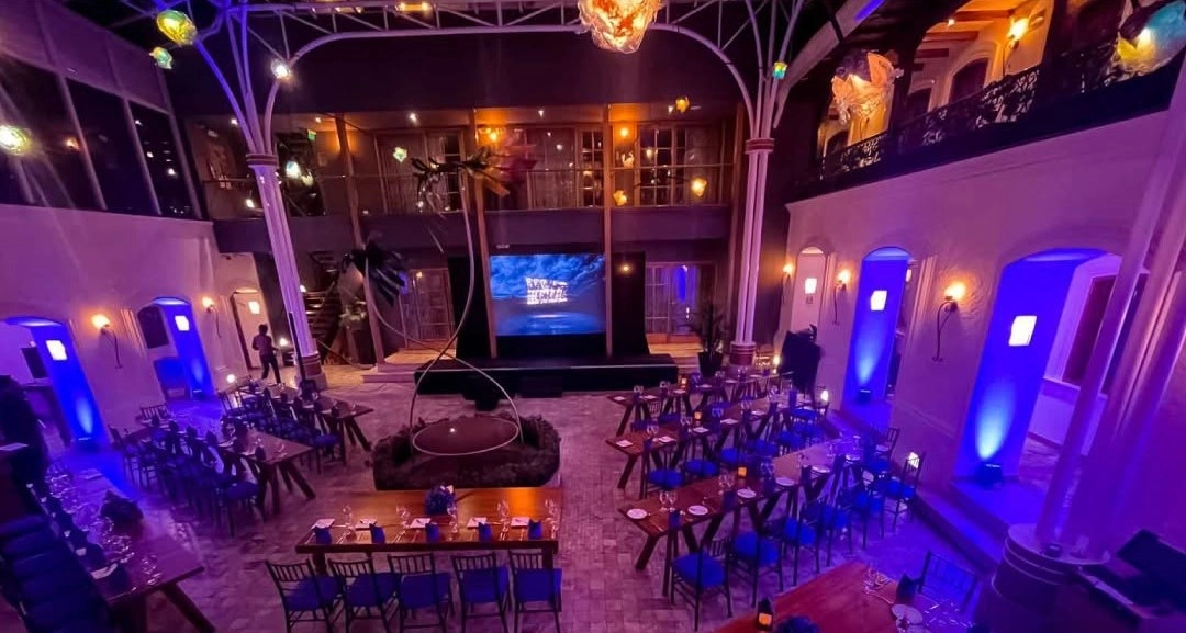 Imagen del slider superior en la página del proveedor de Net Bodas&Eventos, que destaca la innovación y calidad en bodas y eventos, invitando a descubrir servicios únicos y experiencias inolvidables.