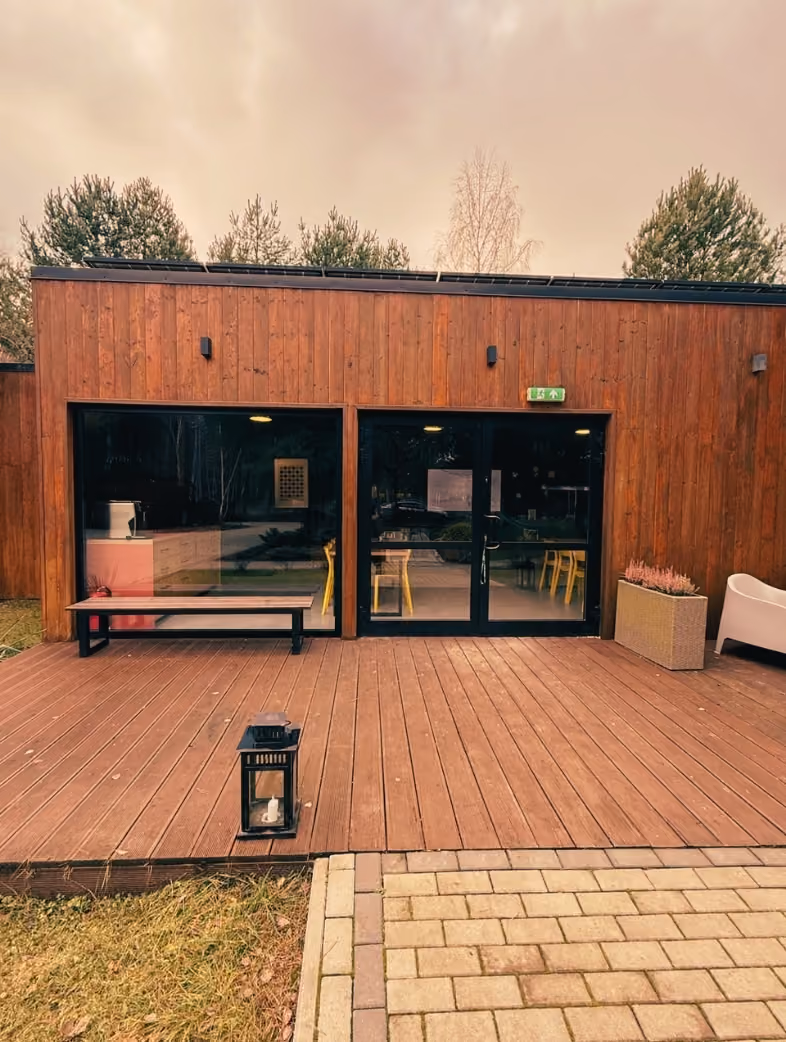 Sala spotkań w Osadzie Hygge – ujęcie 4