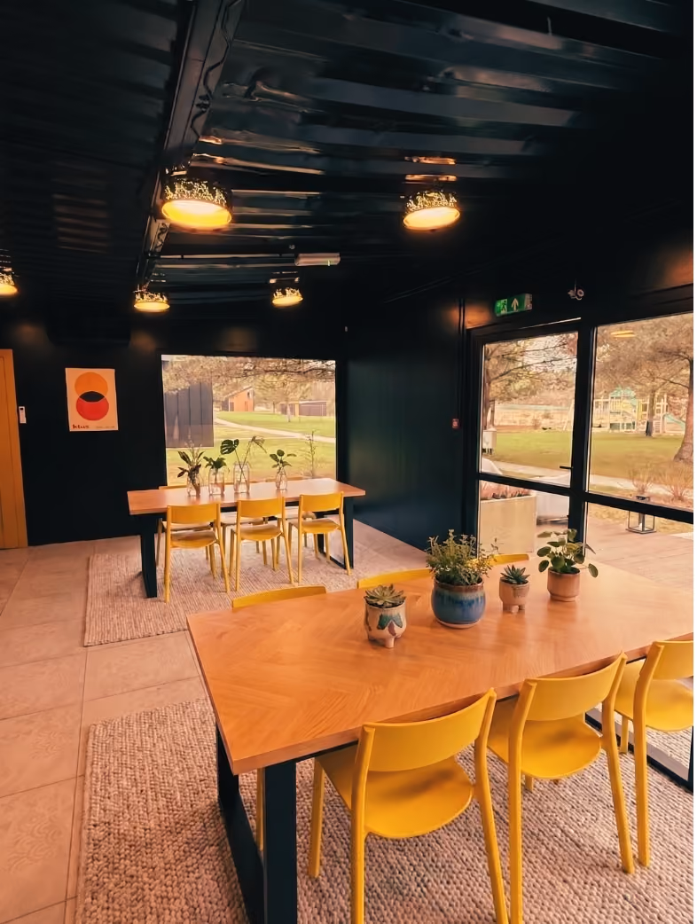 Sala spotkań w Osadzie Hygge – ujęcie 5