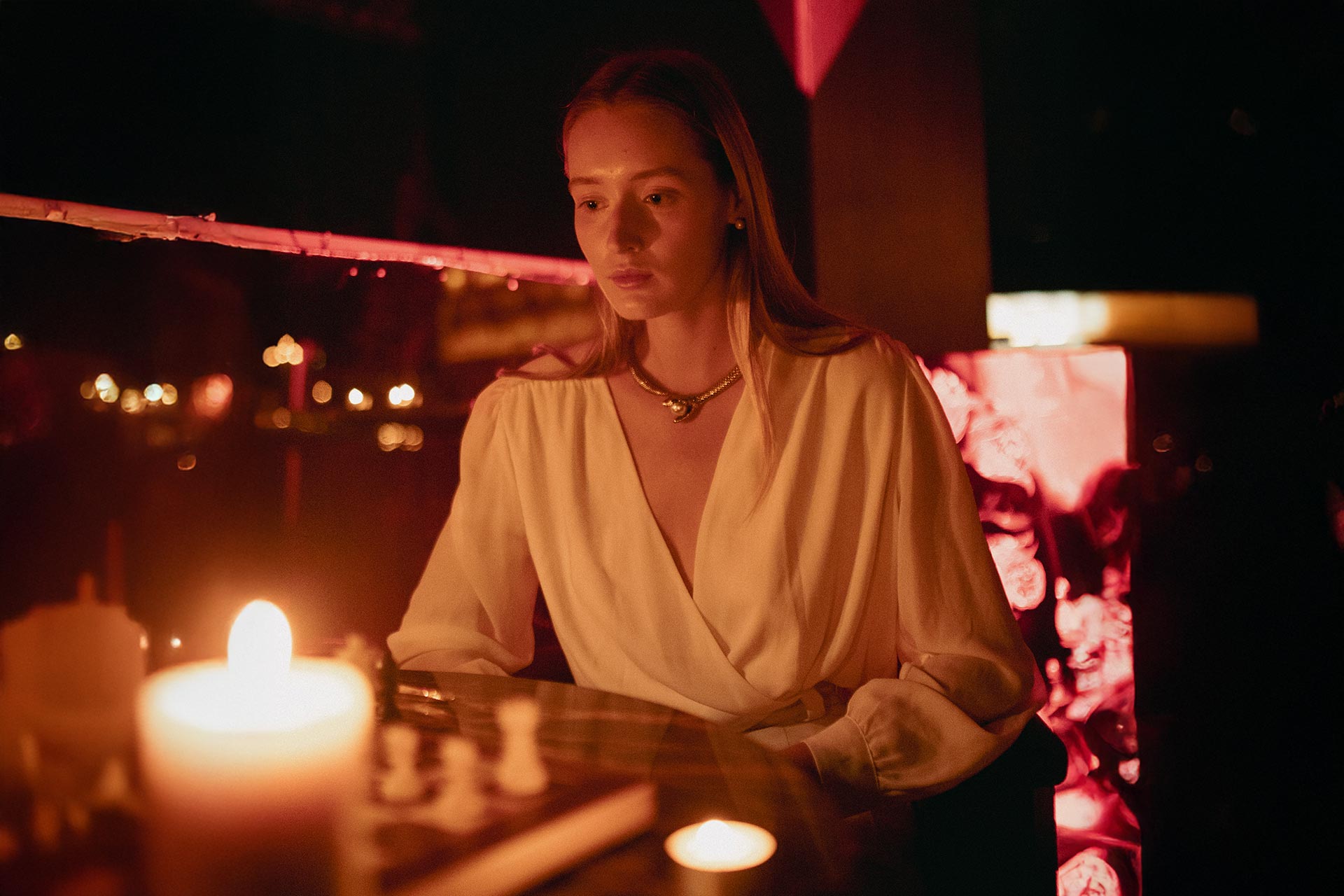 Candlelit chess at a FERZ Chess Night in Dubai