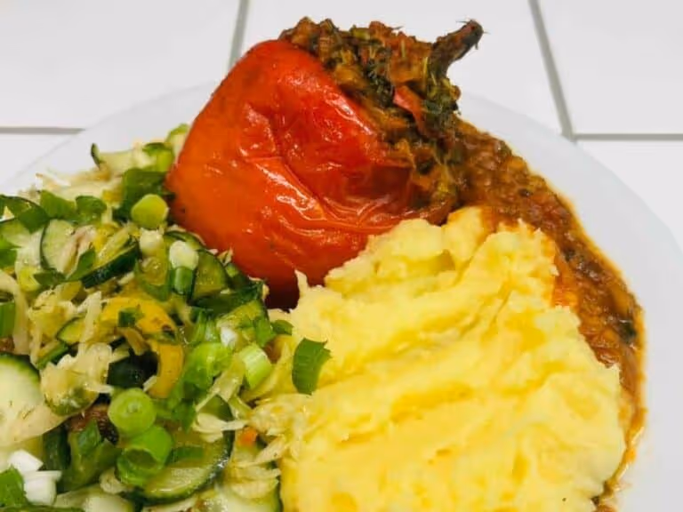 Ukrainian Stuffed Peppers – Recipe for 4 Servings