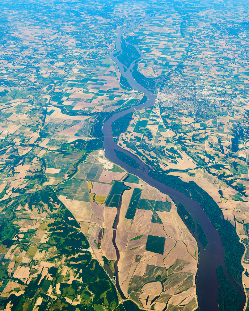 Aerial photo of Mississippi River