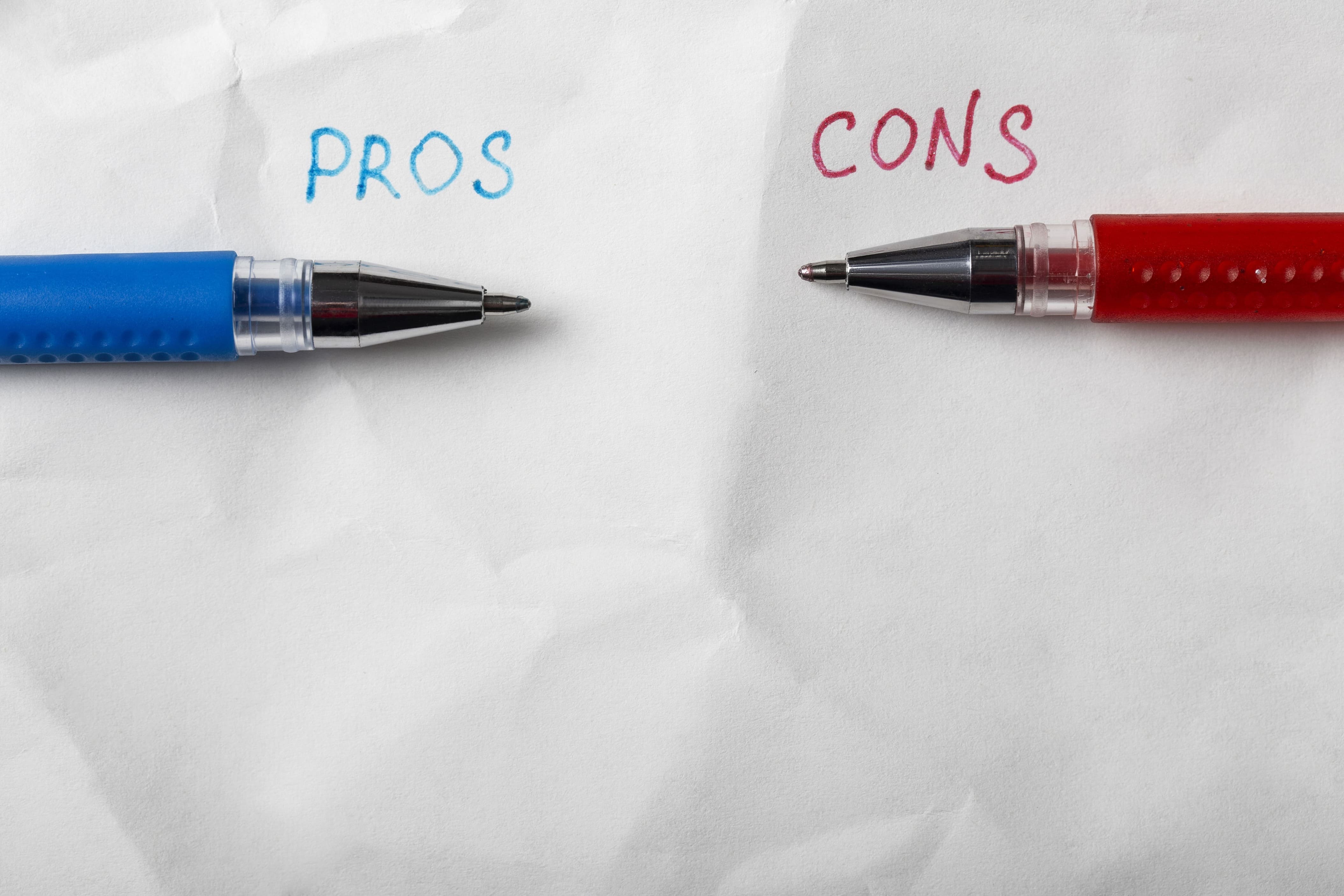 Top view blue and red pens arrangement