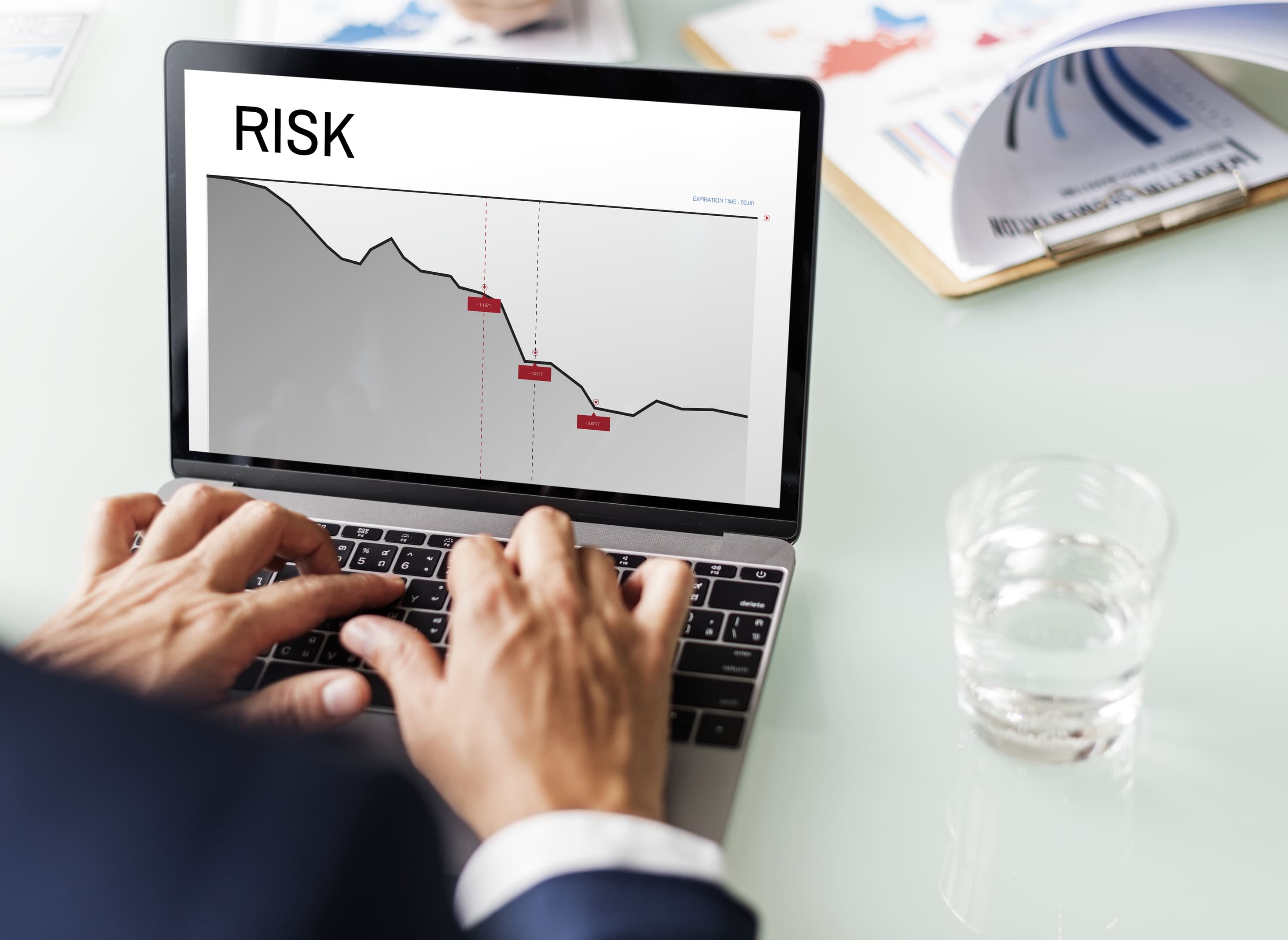 Business risk management chart decreasing value
