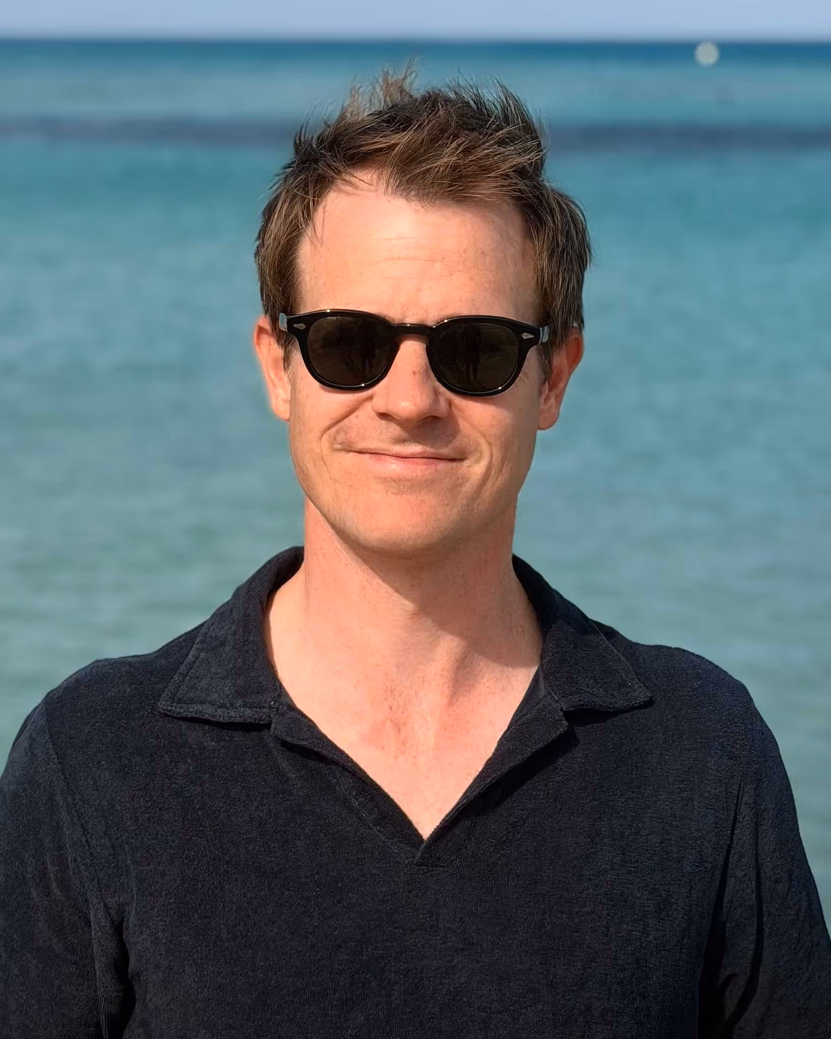 Portraitfoto von Dr. Daniel Schütt, Co-Founder und Managing Director der ekko GmbH