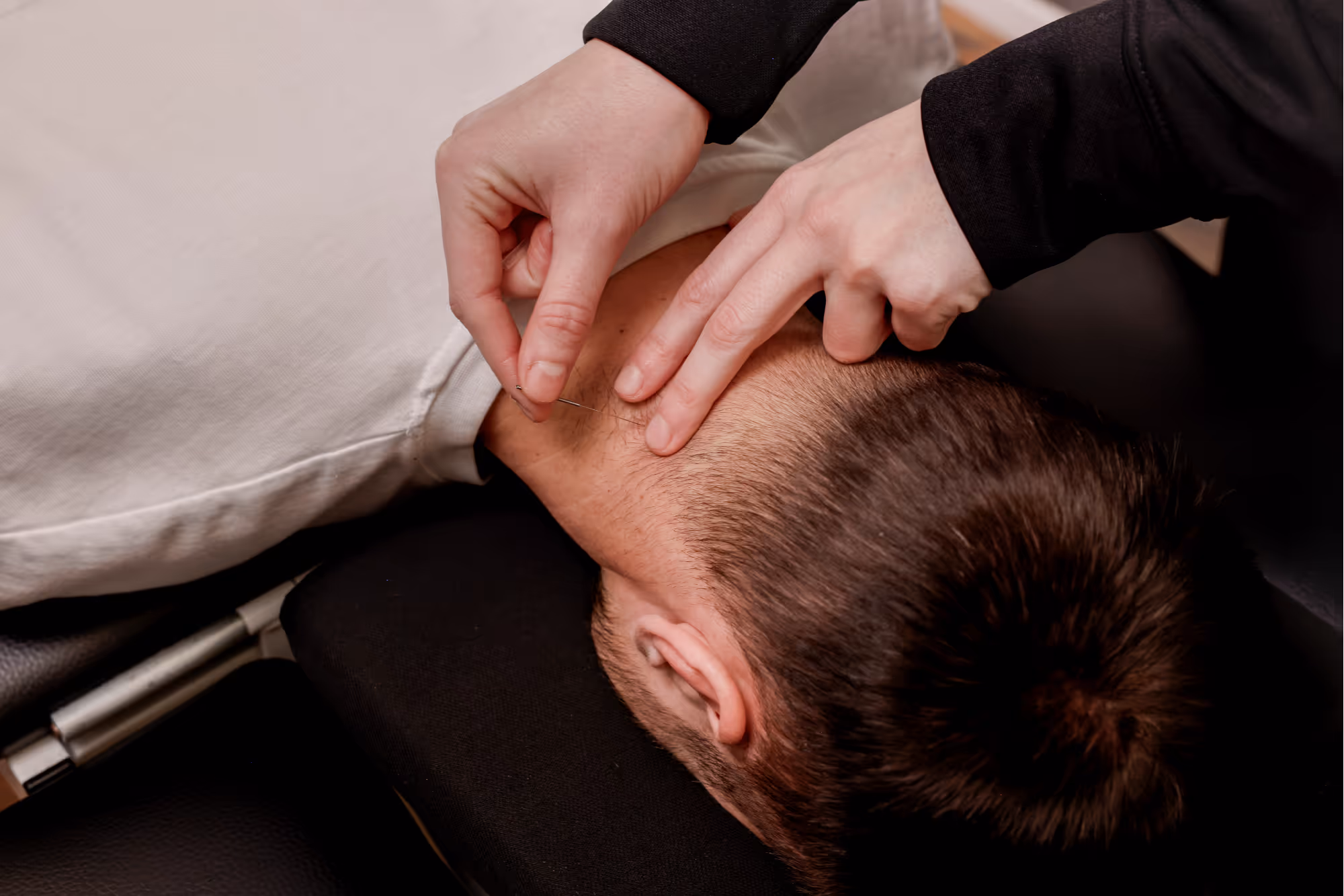 Hoe ziet zo'n naald eruit en doet het zeer?