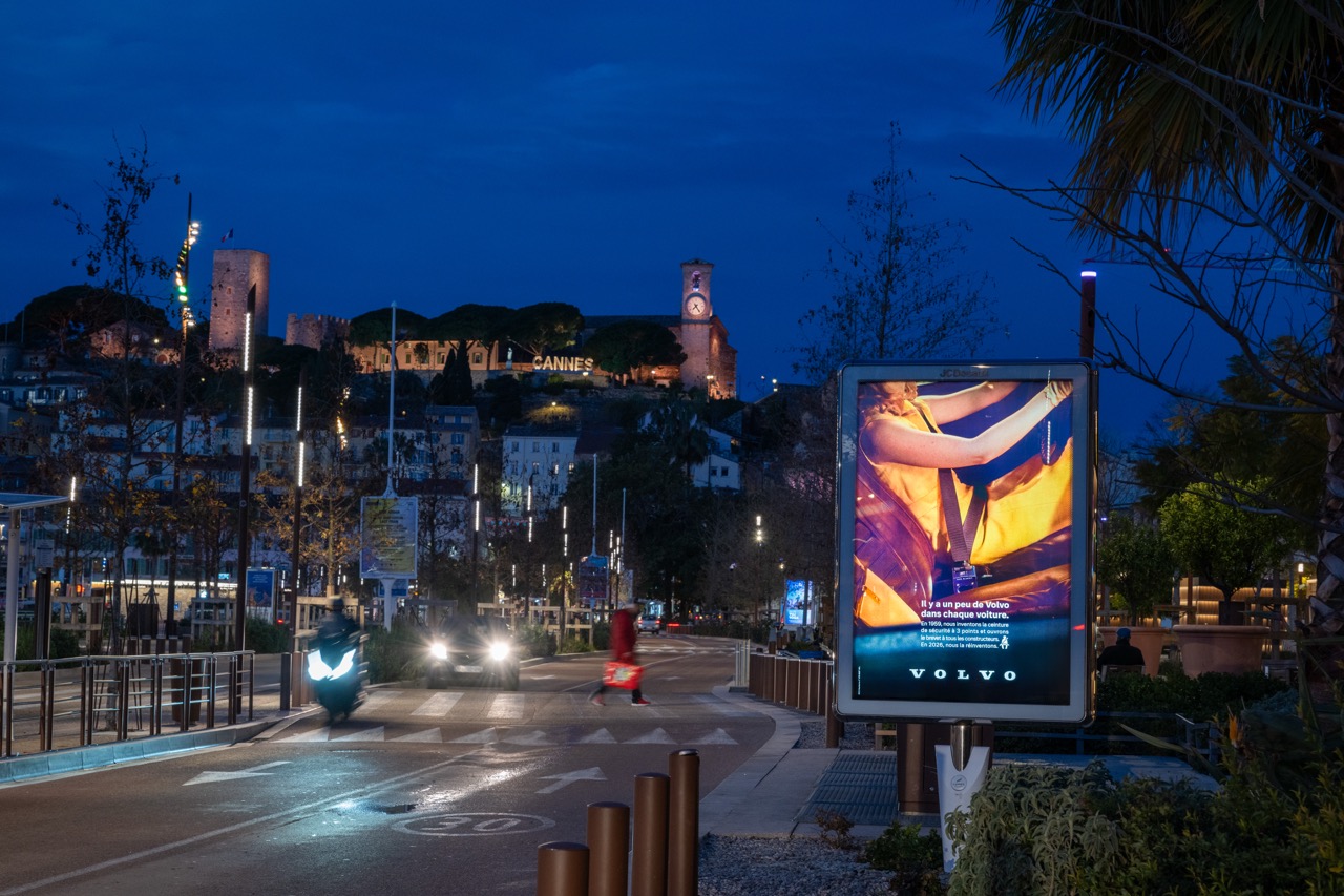 VOLVO IN EVERY CAR MOCKUP 2