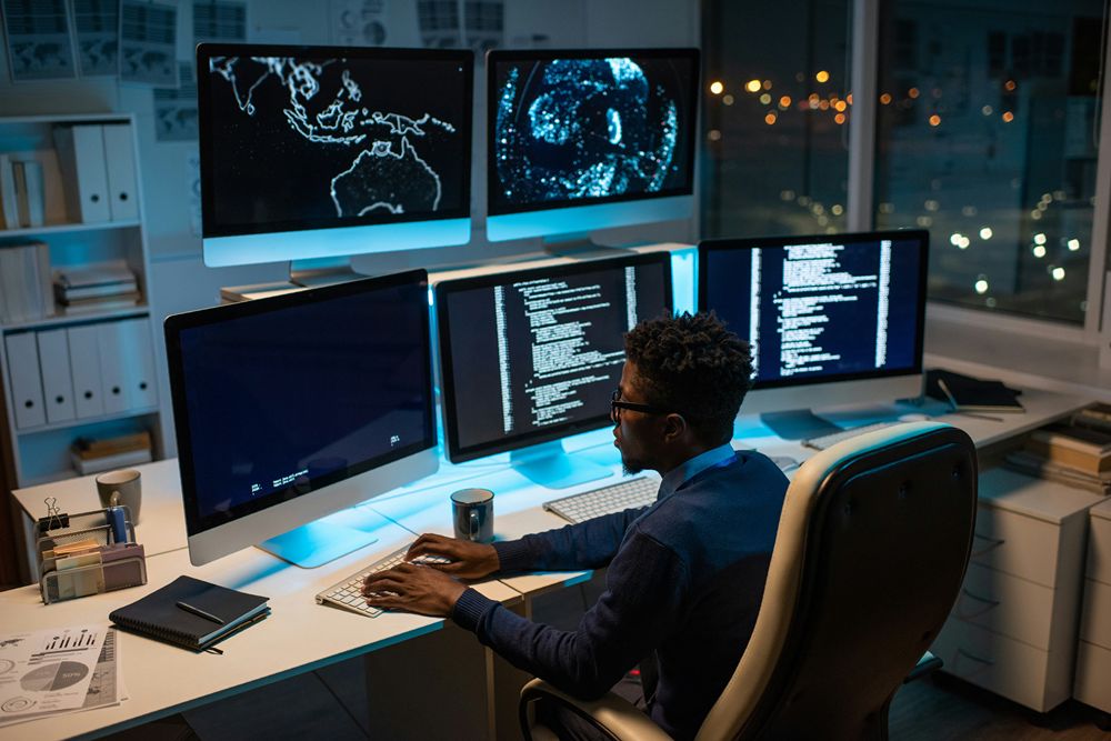 MSSP security operations center monitoring client environments 247