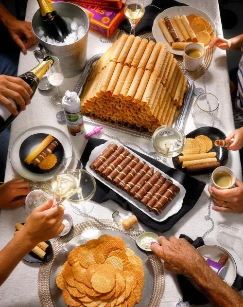 Feestelijke tafel met Vegter's Rolletjes en Knijpertjes