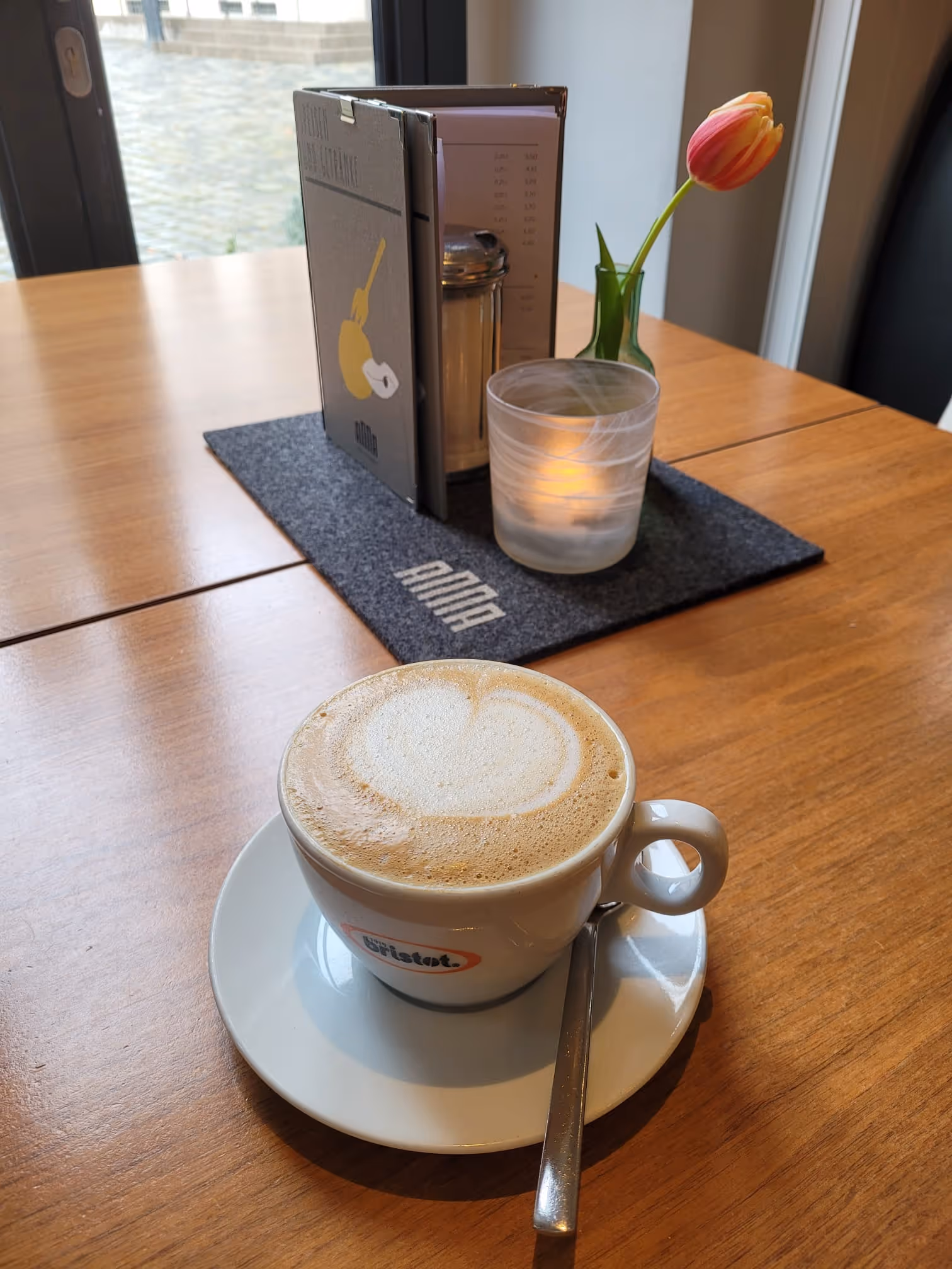 Latte Macchiato oder Cappuccino mit Bio-Kaffee