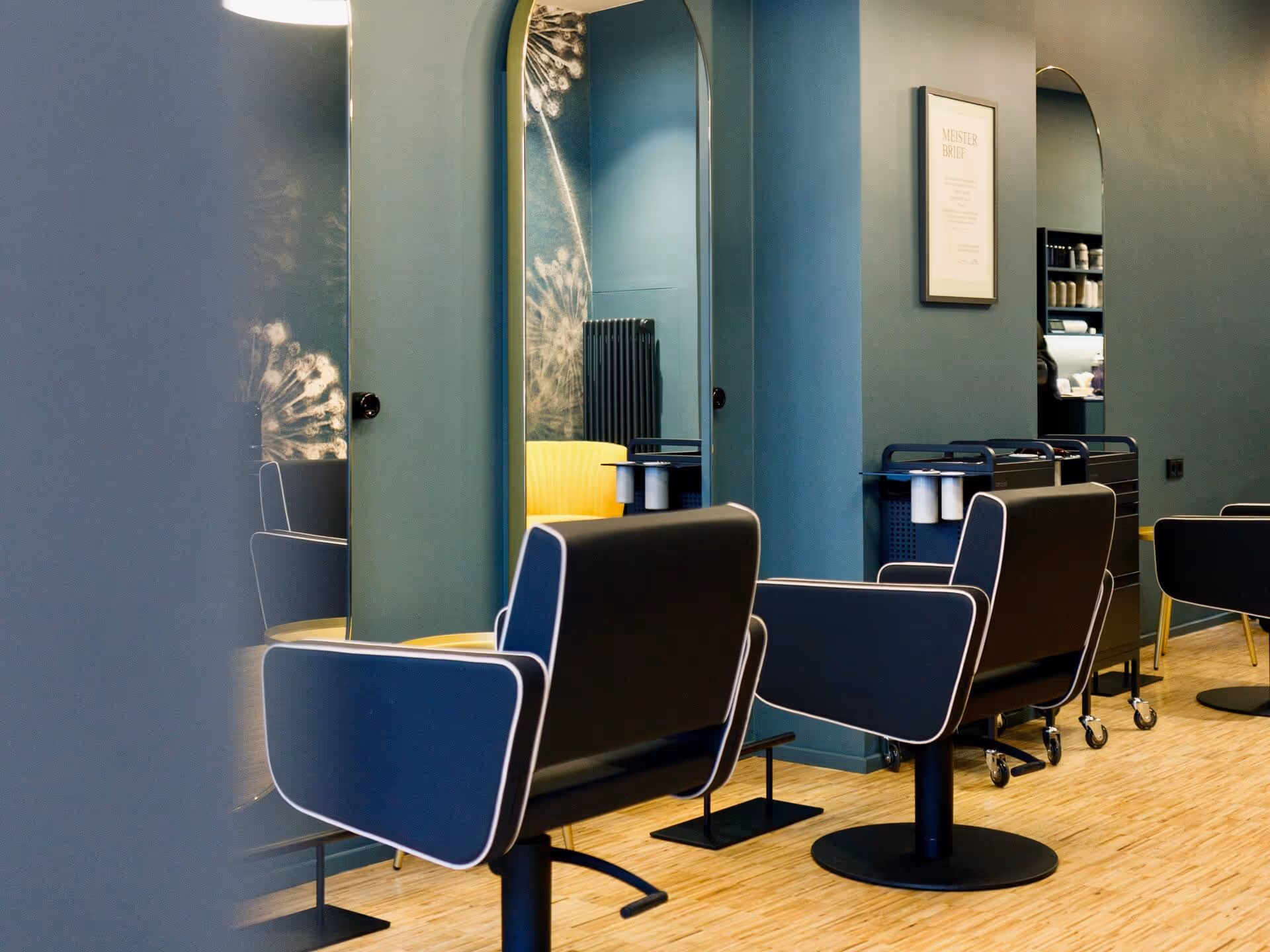 sehr stylischer Friseursalon