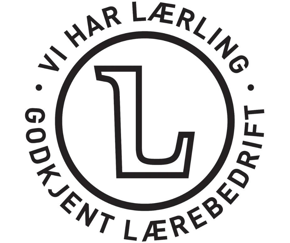 Logoen til lærlingbedrifter, med teksten "Vi har lærling" rundt og en stor L i midten av sirkelen.