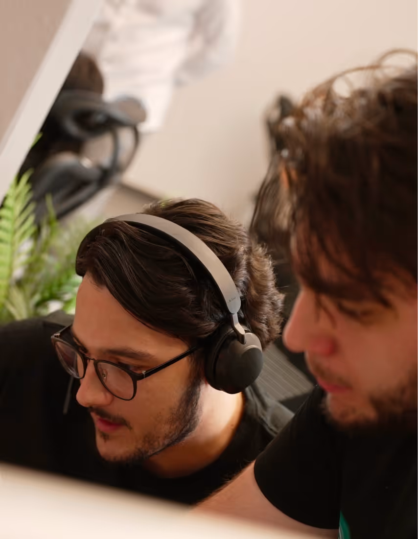 Sales talking with a lead