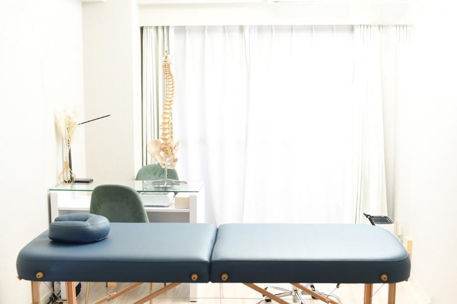 pièce aménagée comme un cabinet professionnel