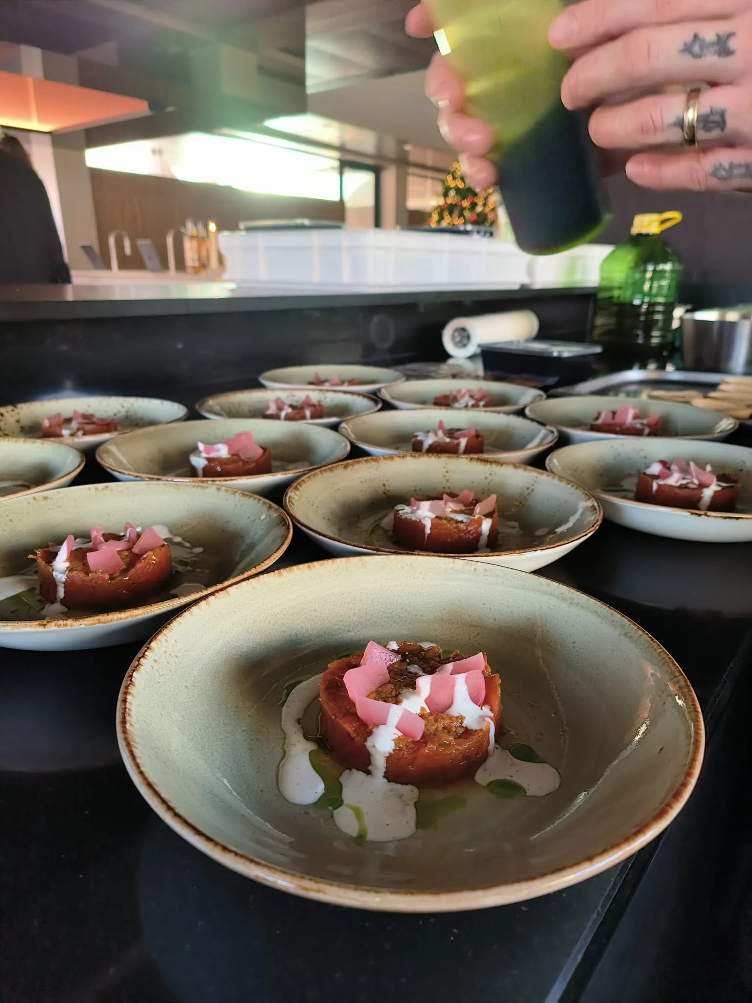 Gerecht van een sit-down diner van The Appetite Club