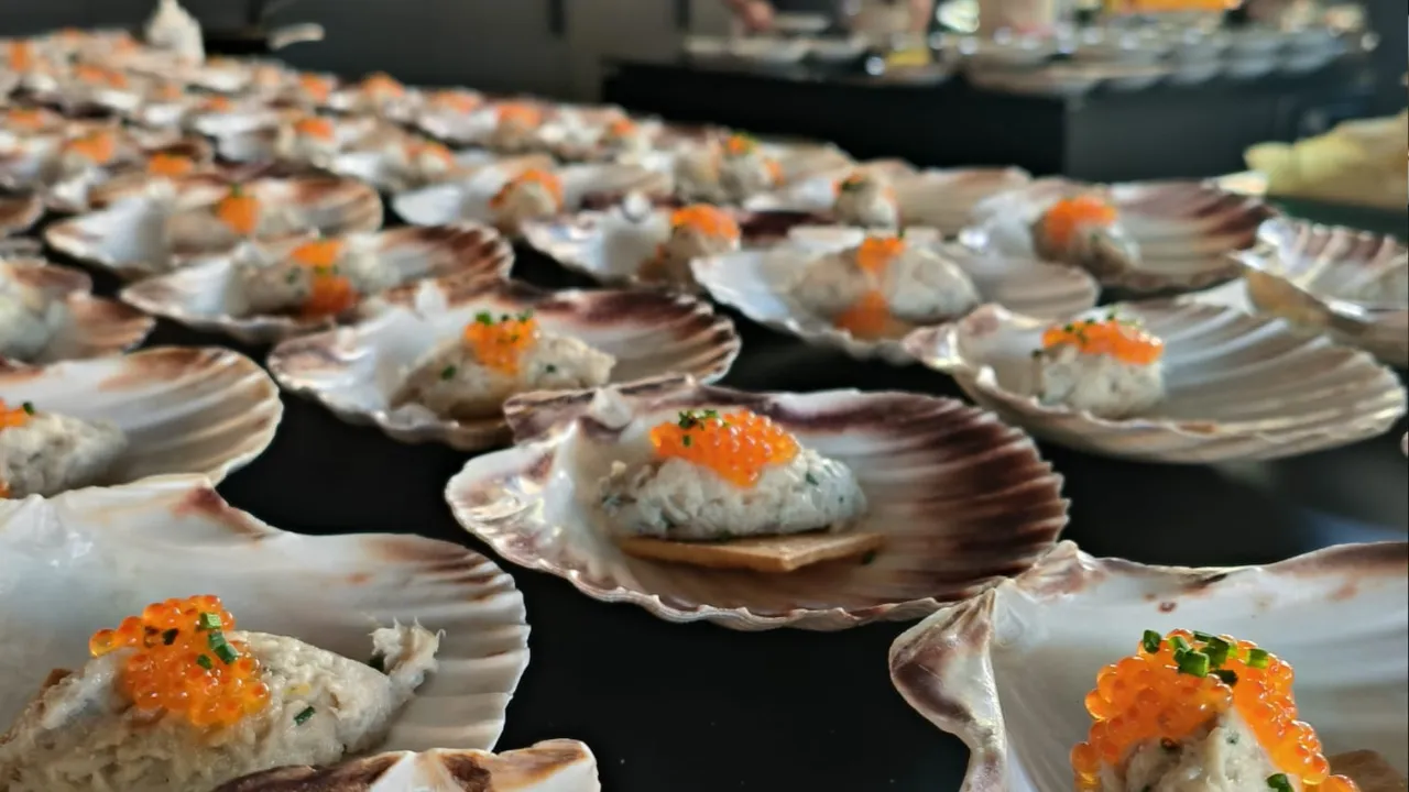 Gasten tijdens een bedrijfsevenement met catering van The Appetite Club