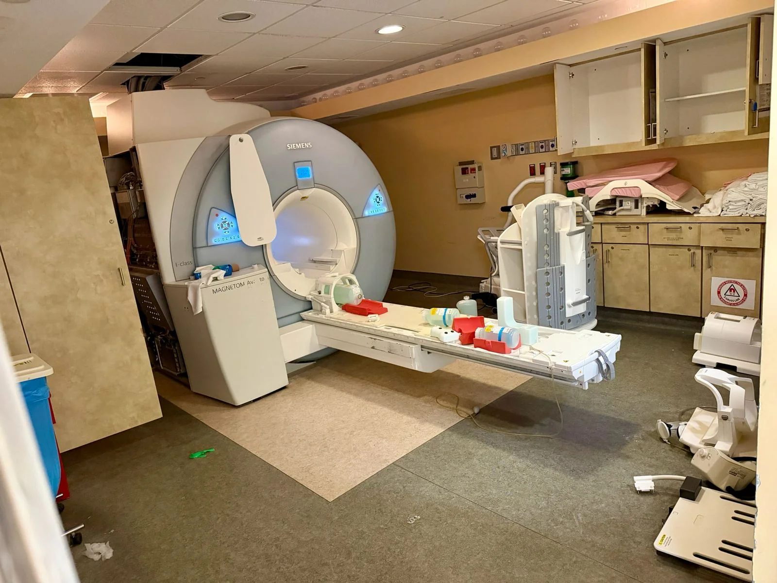 Siemens MAGNETOM Avanto MRI in the scan room at the Norwich facility before deinstallation.