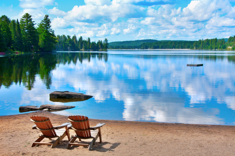 chairs near a lake 