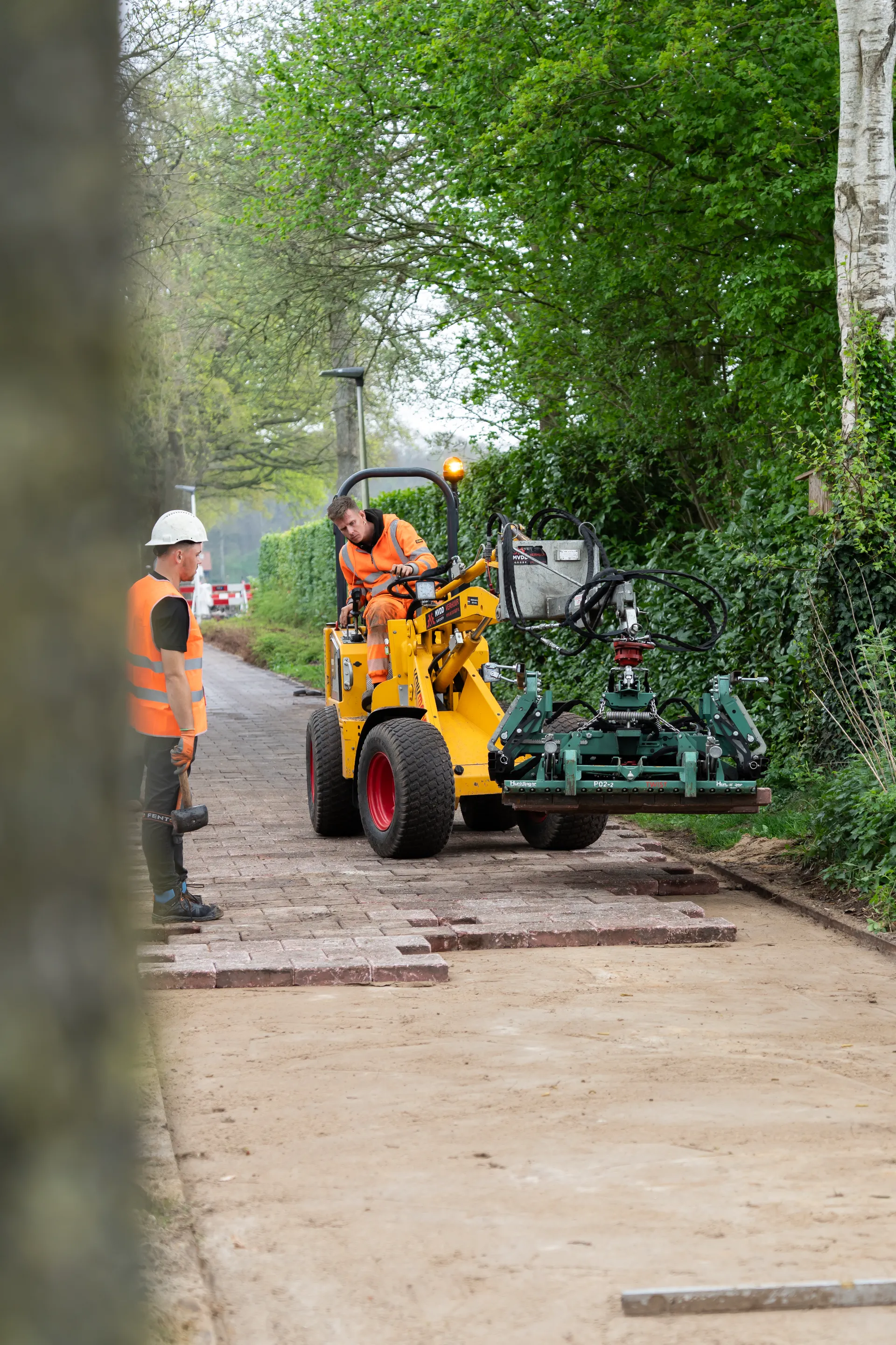 Straatwerk door MVDD