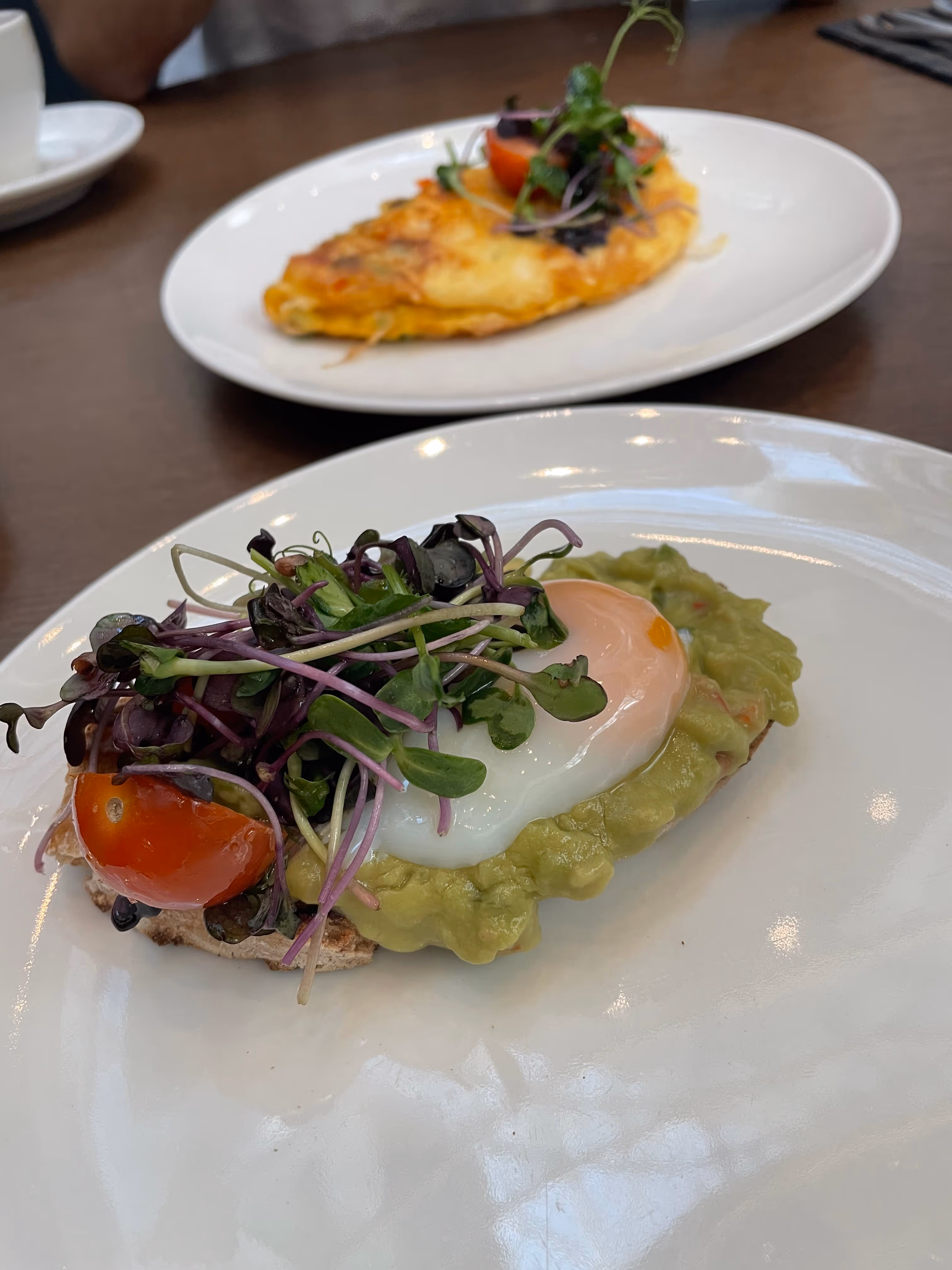 Avocado Brot und Omelett im Radisson Collection Brüssel