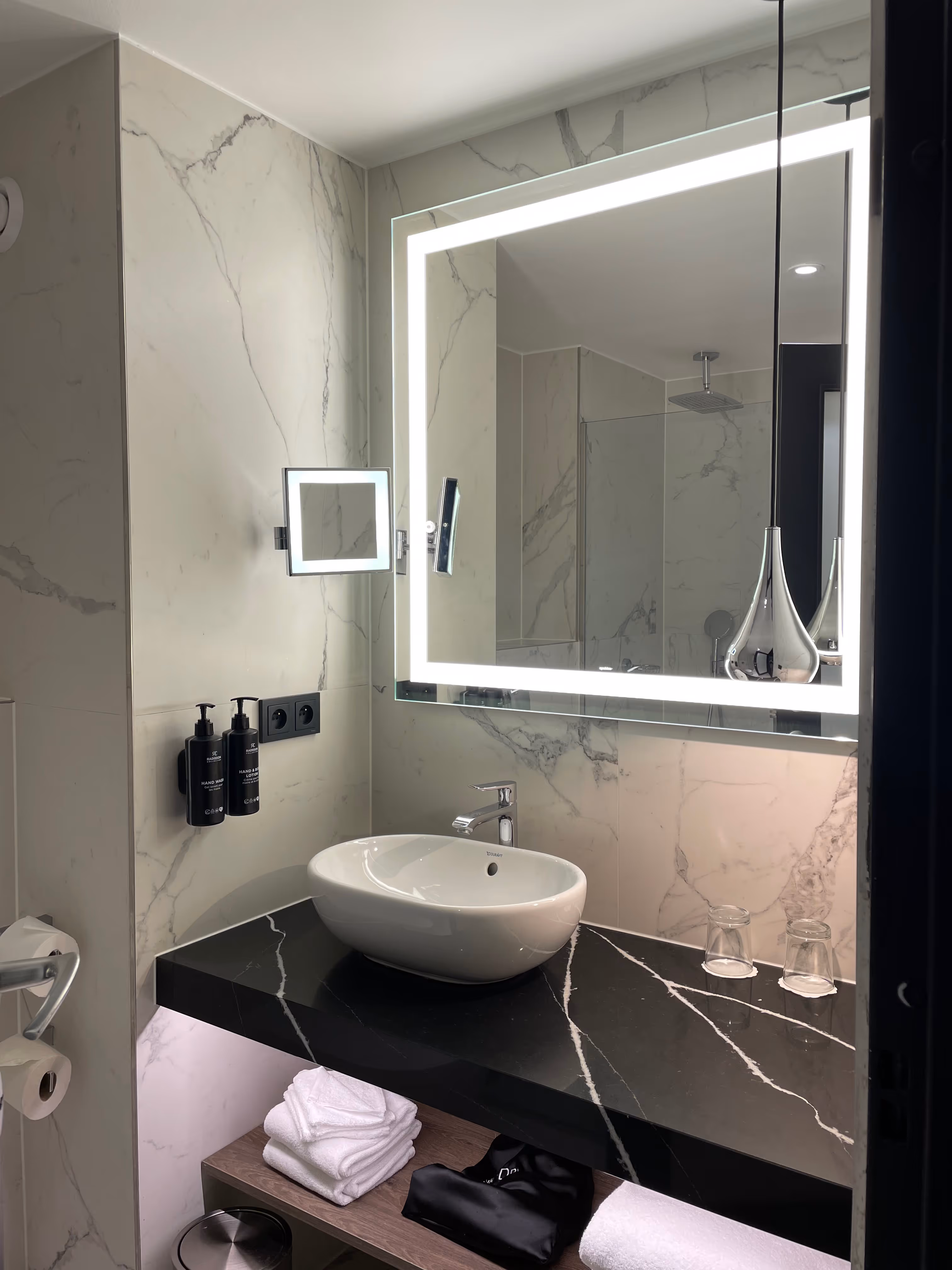 Badezimmer im Radisson Collection Brüssel