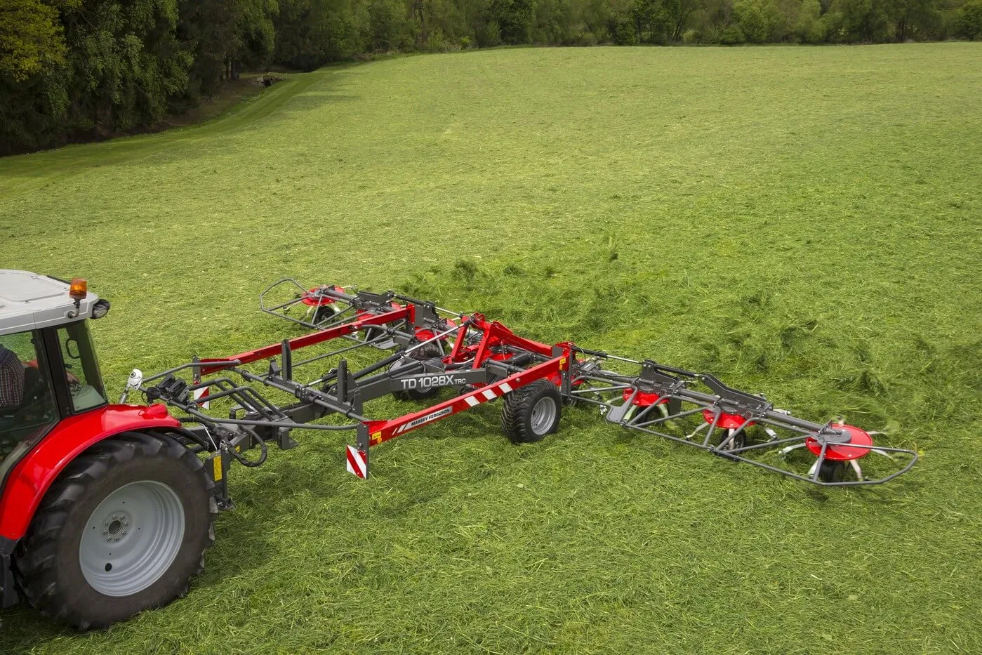 Obraceč sena Massey Ferguson TD