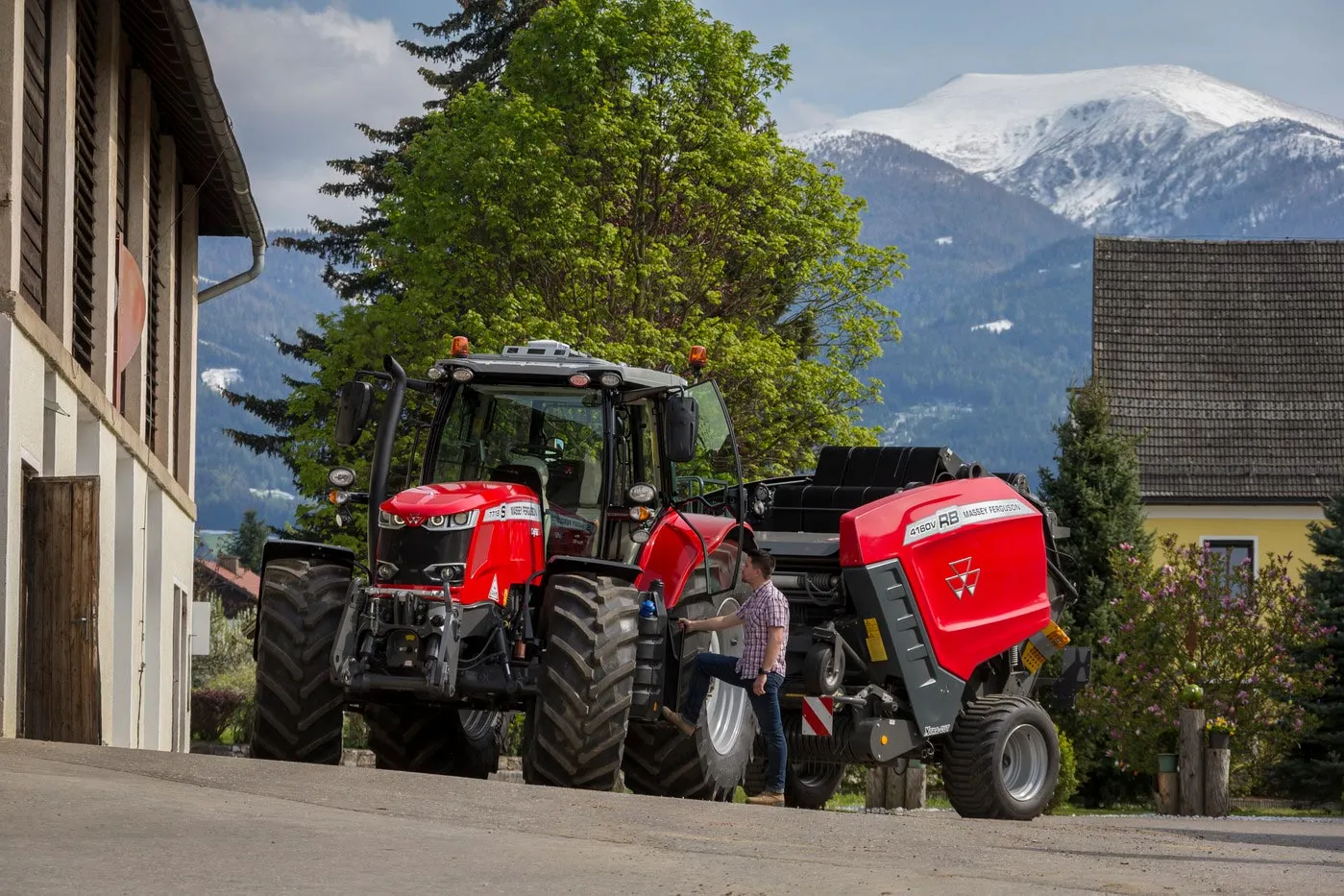 Lis Massey Ferguson RB V na poli