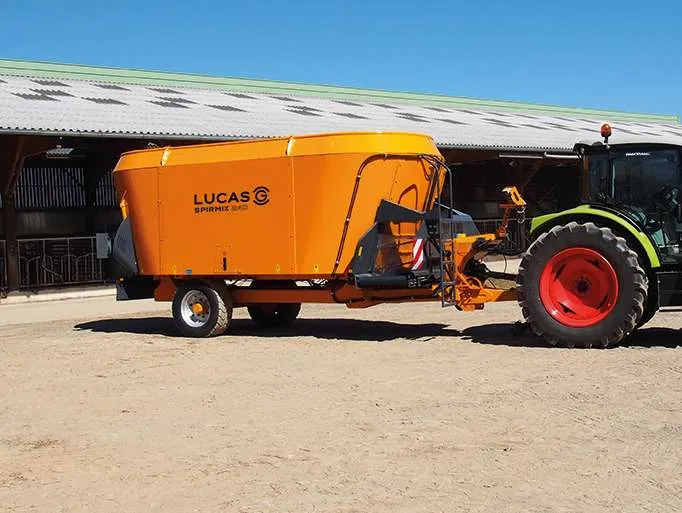 Krmný vůz LUCAS G Spirmix Conveyor