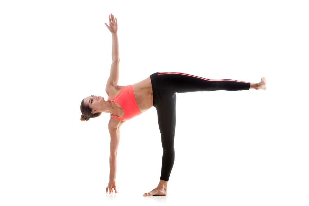 Meia Lua - Posição de Yoga para Menopausa