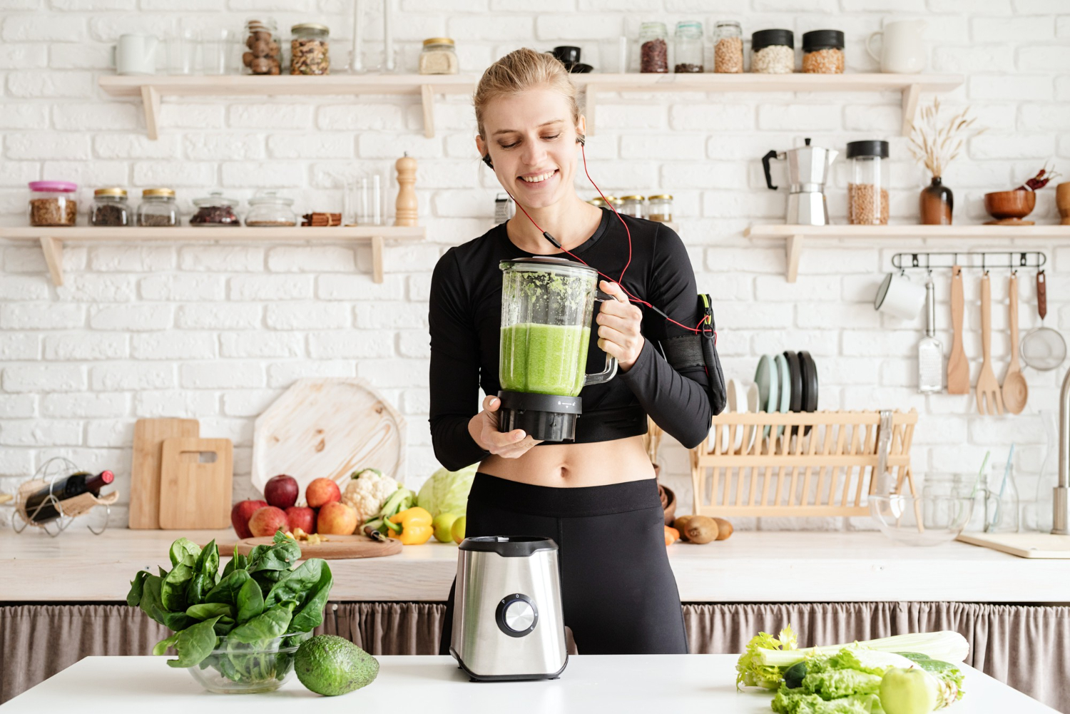 Smoothie weight loss diet plan for women over 40, illustrating dietary strategies to combat hormonal changes affecting weight loss.