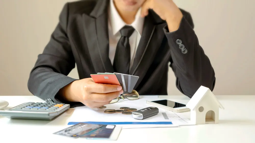Hubungan Tenor KPR, Usia, dan Cash Flow Bulanan