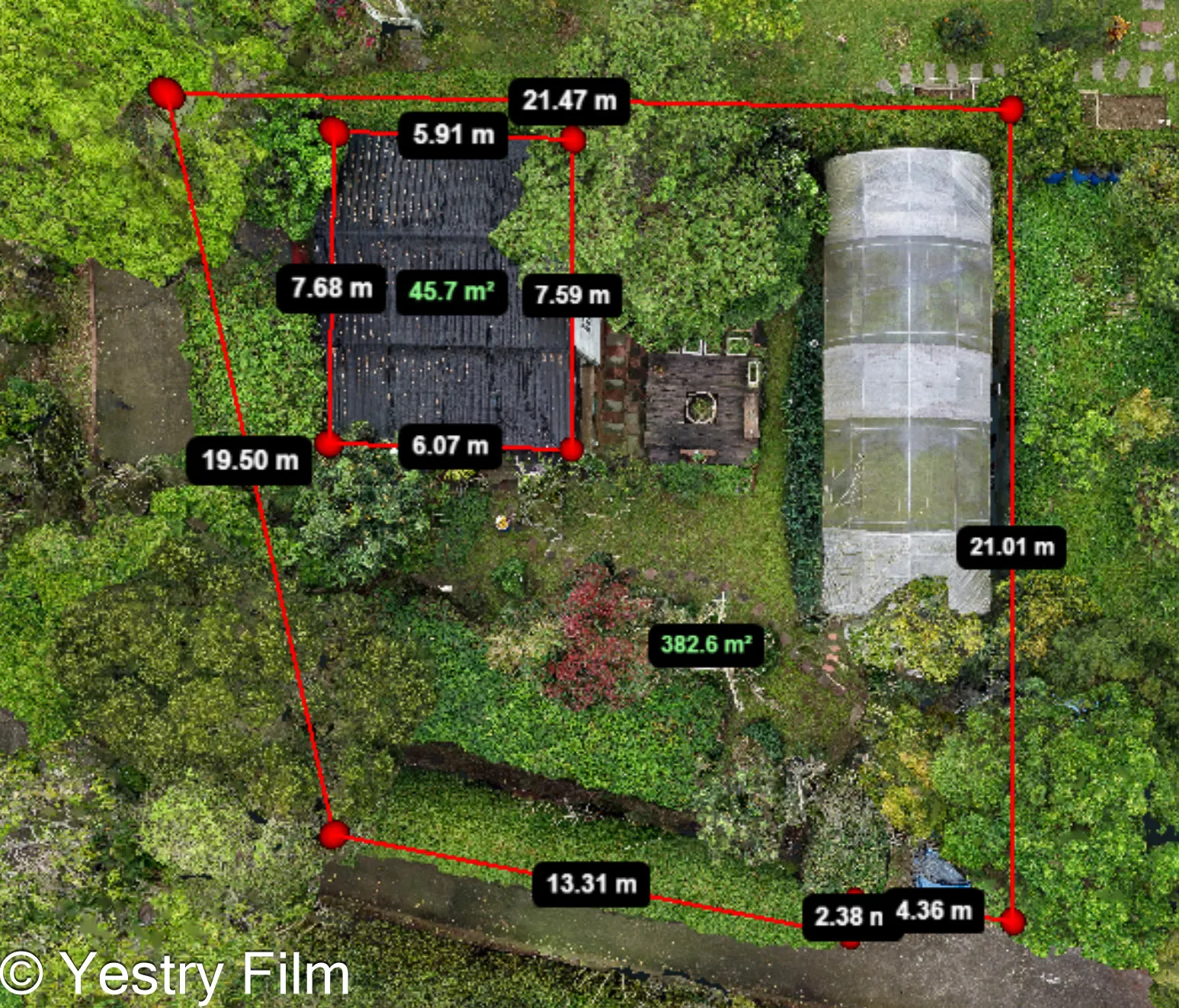 以無人機建模後並測量土地與房屋面積