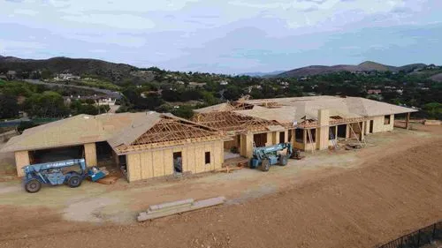 custom home truss roof