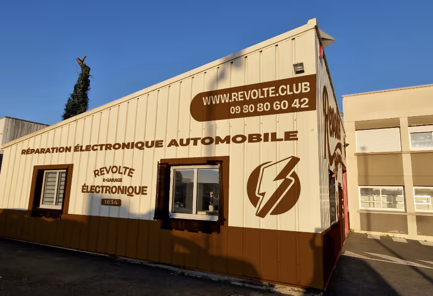 Façade du spécialiste de l'électronique automobile à Rennes