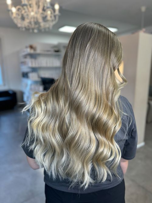 Damen - Balayage, Schneiden & Föhnen