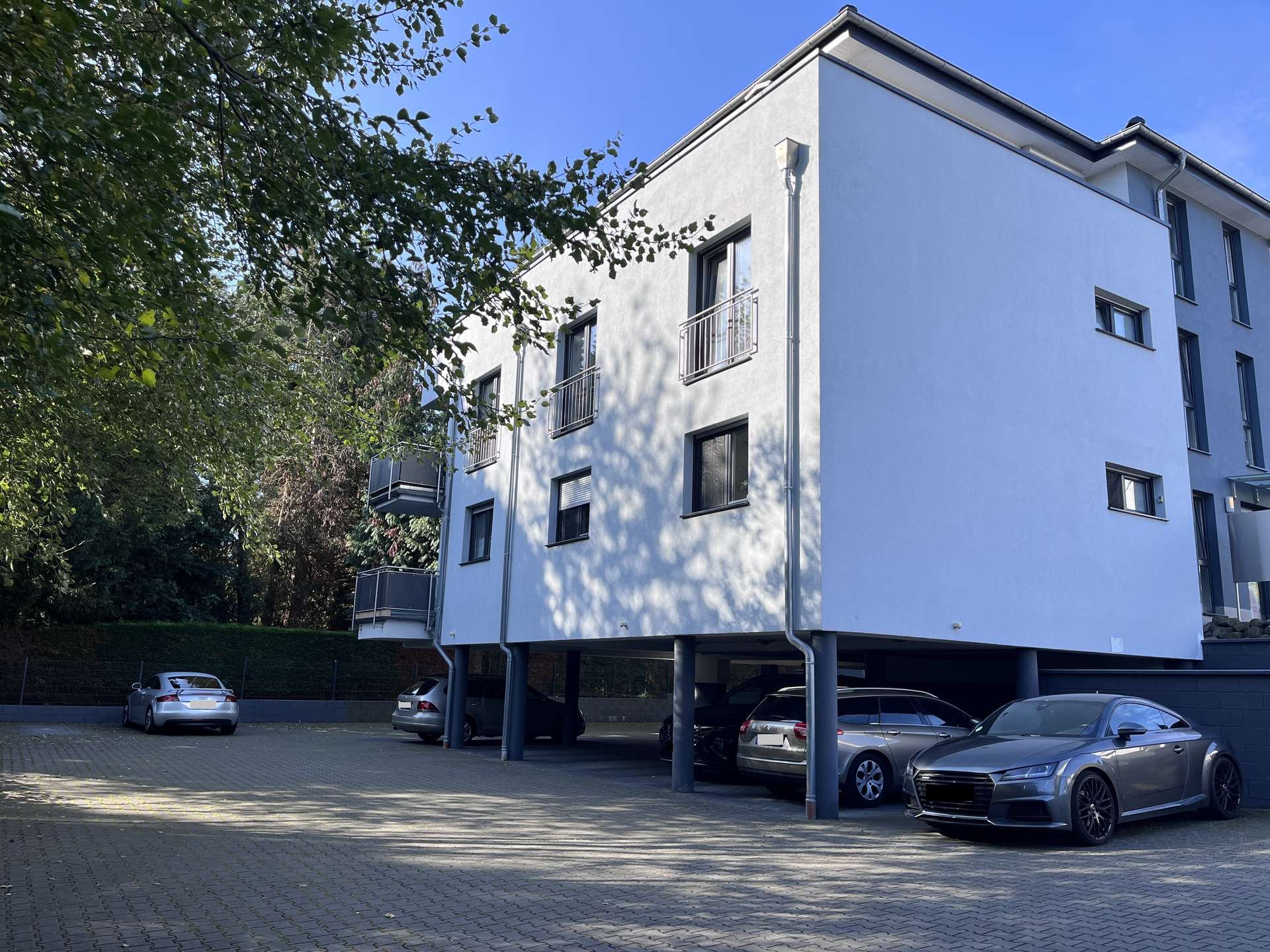 Pkw-Stellplätze