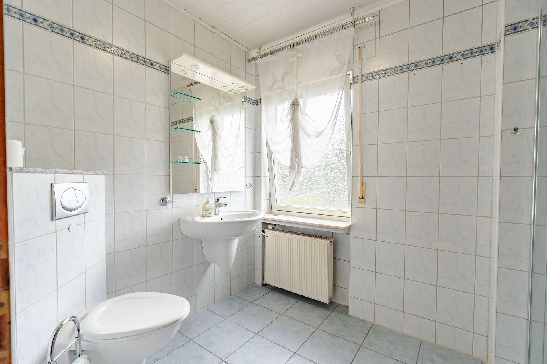 Badezimmer EG